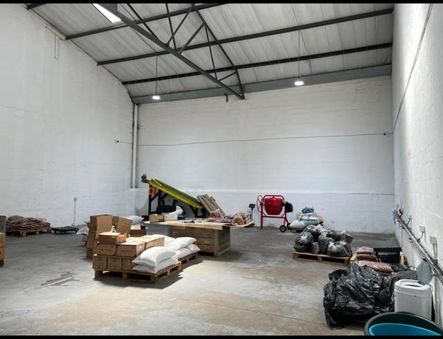 INDUSTRIAL PROPERTY TO RENT IN KILLARNEY GARDENS